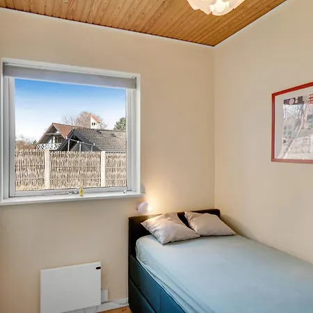 3 Bedroom Lovely In Holiday home