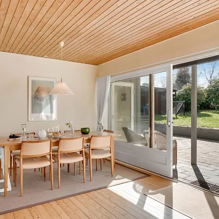 3 Bedroom Lovely In