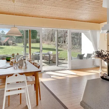 3 Bedroom Lovely In Holiday home *